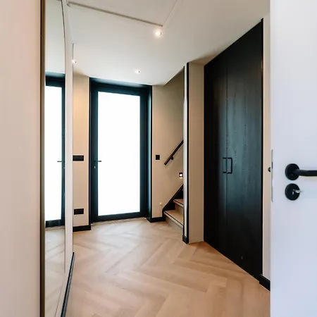 Dom wakacyjny With Private Pool & Hot Tub Waarland