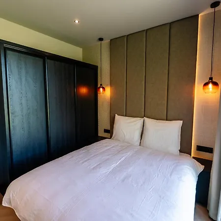 With Private Pool & Hot Tub Dom wakacyjny