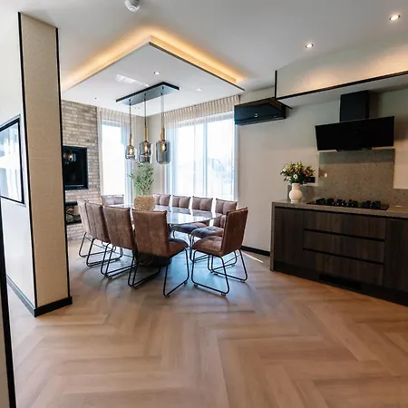 With Private Pool & Hot Tub בית נופש *