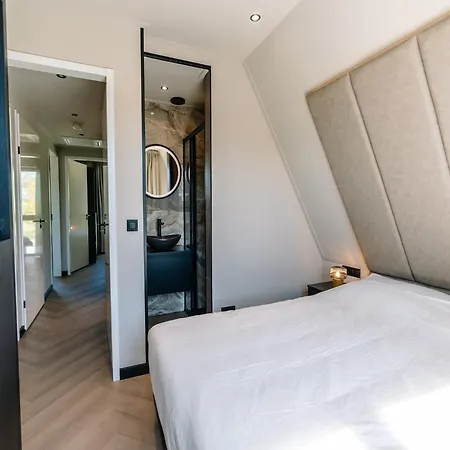 בית נופש With Private Pool & Hot Tub Waarland