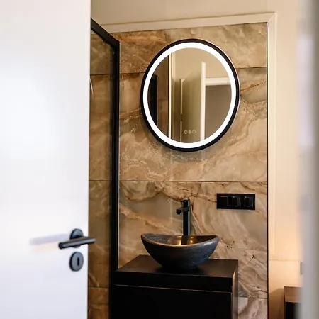 בית נופש With Private Pool & Hot Tub Waarland